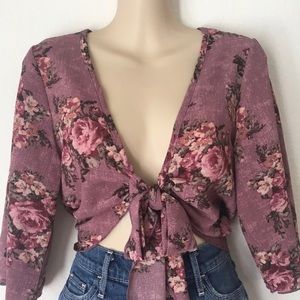 Color Swatch Pink Floral Crop Top small